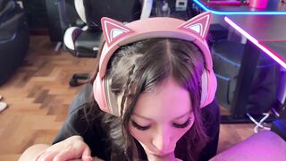 MewSlut Cute Gamer GF Teases With 1v1 On Valorant