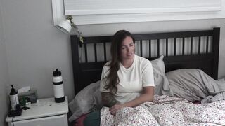 Yogabella Mommy Shows Her Love