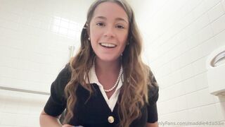 Maddie4daddie Solo Orgasm In The School Toilets With Dildo