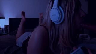 Lalunalewd Gamer StepMom Plays With Your Joystick